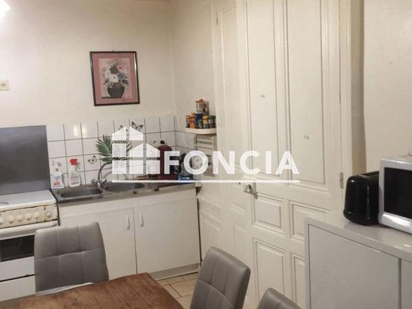 Location Appartement 2 pièces 43 m² - 4 PLACE DE LA MAIRIE La Grandville 08700