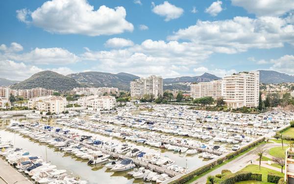 Appartement à vendre    3 pièces • 98 m2 Mandelieu-la-Napoule