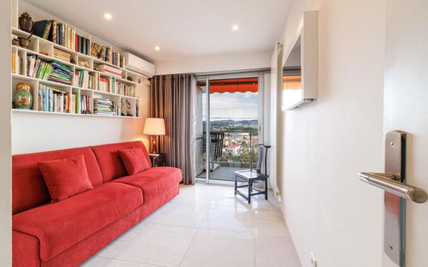 Appartement à vendre    3 pièces • 98 m2 Mandelieu-la-Napoule