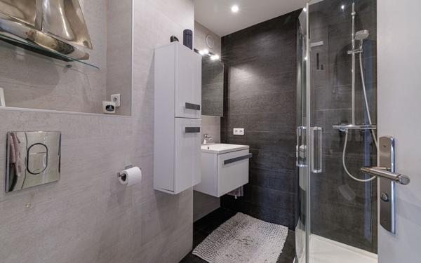 Appartement à vendre    3 pièces • 98 m2 Mandelieu-la-Napoule