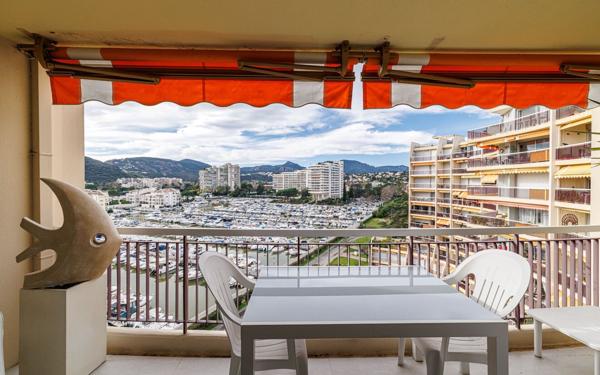 Appartement à vendre    3 pièces • 98 m2 Mandelieu-la-Napoule