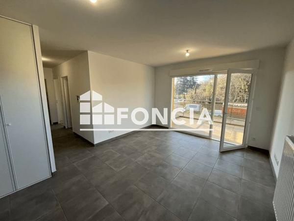 Location Appartement 3 pièces 56.98 m² - 310 AVENUE DE LA REPUBLIQUE - RESIDENCE URBANIA Villefontaine 38090