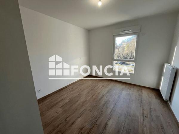 Location Appartement 3 pièces 56.98 m² - 310 AVENUE DE LA REPUBLIQUE - RESIDENCE URBANIA Villefontaine 38090