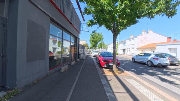 Vente
                Local commercial270 m² - 6 Pièces -
                    LES SABLES D OLONNE (85340)