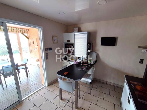 Maison T6 195 m² habitables parcelle de 2300 m² piscine intérieure