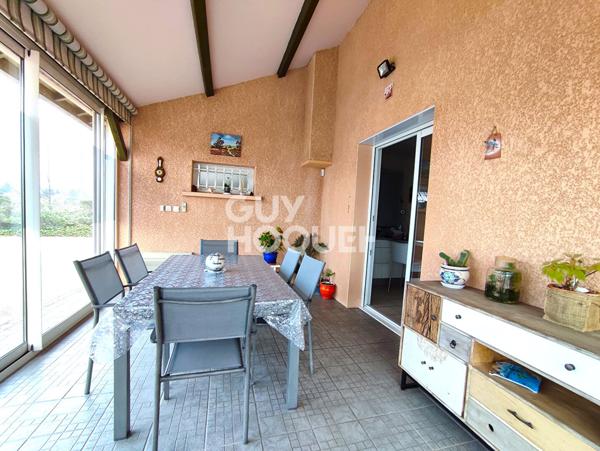 Maison T6 195 m² habitables parcelle de 2300 m² piscine intérieure