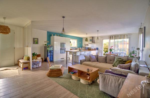 Maison plain-pied à LAFOX - Pavillon contemporain avec 3 chambres, jardin et piscine