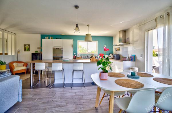 Maison plain-pied à LAFOX - Pavillon contemporain avec 3 chambres, jardin et piscine