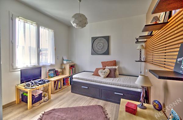 Maison plain-pied à LAFOX - Pavillon contemporain avec 3 chambres, jardin et piscine