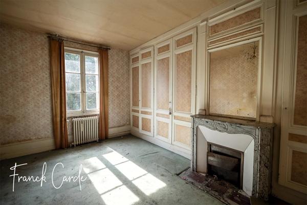 Maison de maître à restaurer en centre ville