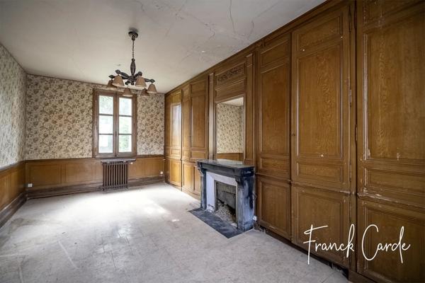 Maison de maître à restaurer en centre ville