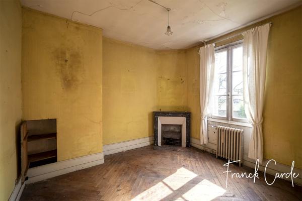 Maison de maître à restaurer en centre ville