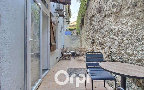 Appartement à louer    2 pièces • 41 m2 Marseille 6