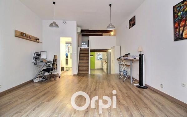 Appartement à louer    2 pièces • 41 m2 Marseille 6