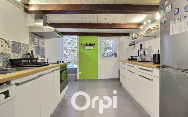 Appartement à louer    2 pièces • 41 m2 Marseille 6