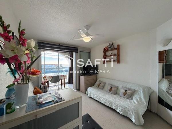 Appartement T2 avec loggia, parking et vue sur l’étang