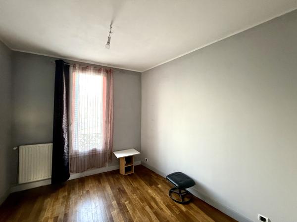 Stains (93240) Appartement 3 Pièces avec cave proche métro 13, T11