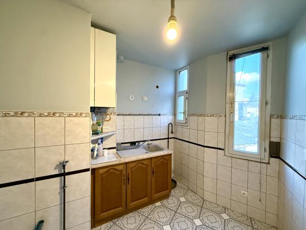 Stains (93240) Appartement 3 Pièces avec cave proche métro 13, T11