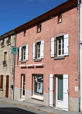 Spacieuse maison de village avec charme et potentiel