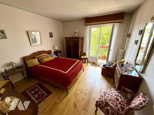 SAINT-SERVAN : Niché au troisième étage d'une copropriété avec ascenseur, cet appartement est s...