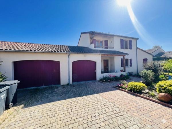 Maison 128m² + 4 chambres, jardin et garage double - ANTRAN