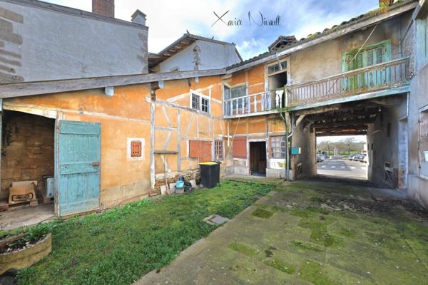 Maison à vendre 8 pièces proche de MONTREVEL EN BRESSE (01)