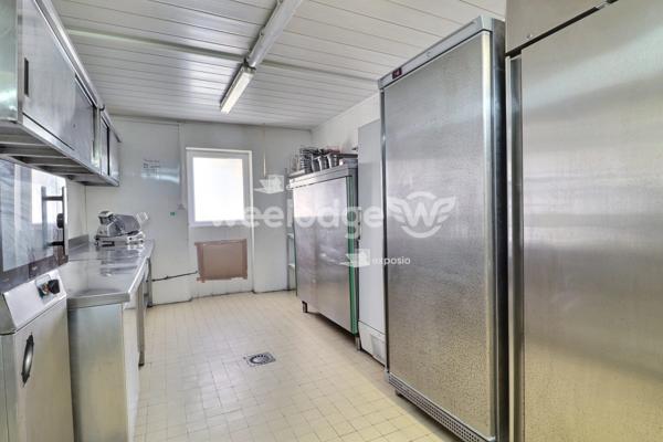 Local commercial à vendre de 300 m² à Saint-Chamas