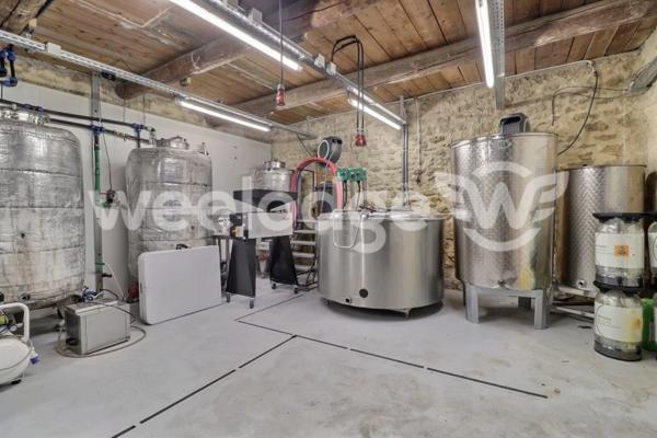 Local commercial à vendre de 300 m² à Saint-Chamas