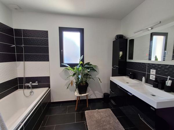 Maison L Isle Jourdain proche centre