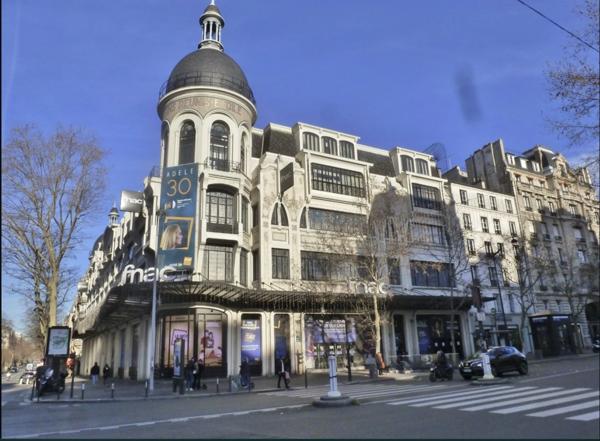 Ternes - Maillot, Appartement 3 pièces style atelier avec terrasse sans vis à vis
