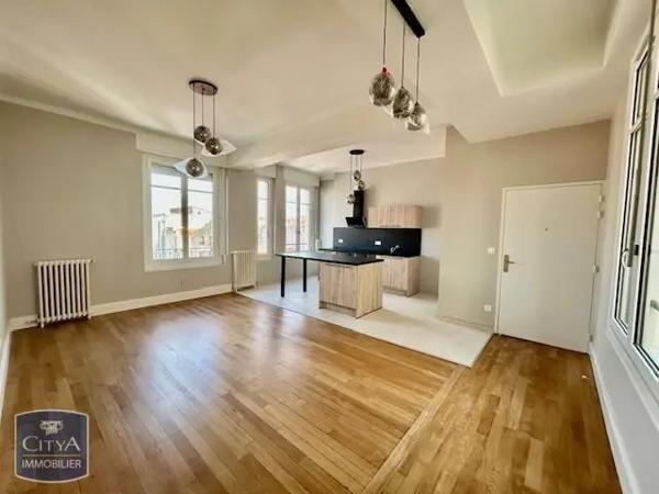 Appartement à louer 3 pièces 76.82m²