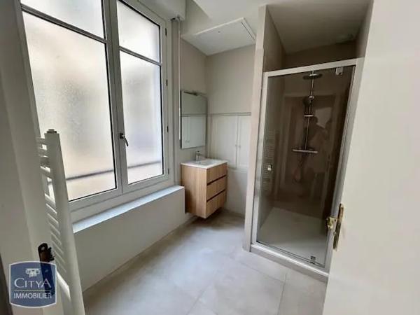 Appartement à louer 3 pièces 76.82m²