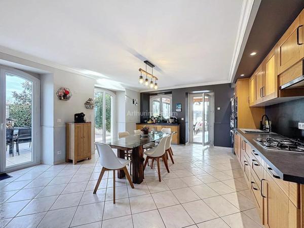 Vente Maison 6 pièces 198 m2 à Bourgoin-Jallieu