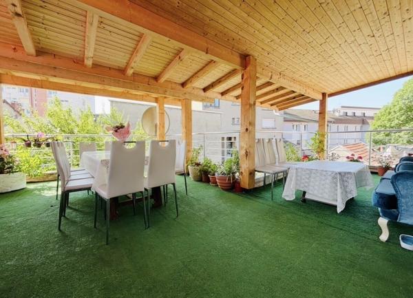 Immeuble 10p 360m2 avec terrasses et caves 695 000 €