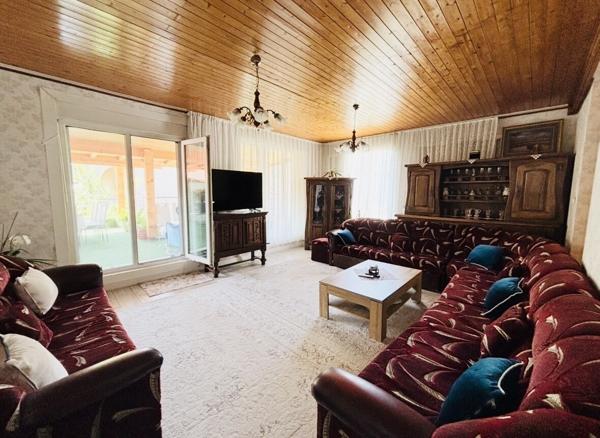 Immeuble 10p 360m2 avec terrasses et caves 695 000 €