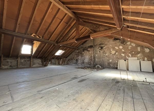 Immeuble 10p 360m2 avec terrasses et caves 695 000 €
