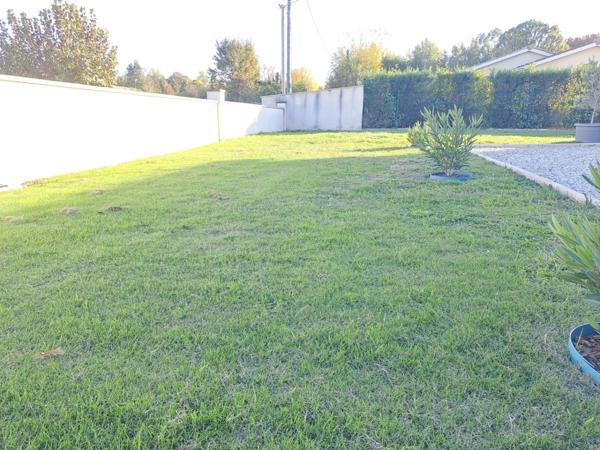 Maison contemporaine d’environ 130 m², 5 pièces - SAINT LOUBES (33) -