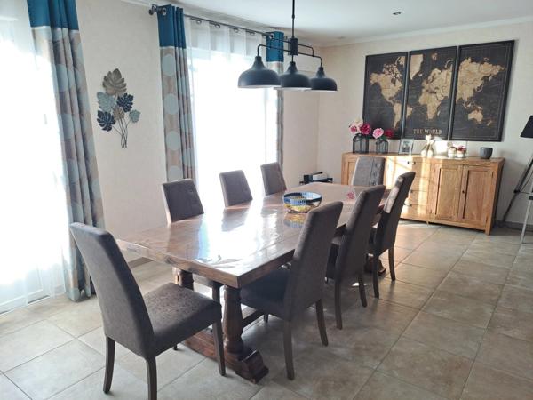 Maison contemporaine d’environ 130 m², 5 pièces - SAINT LOUBES (33) -