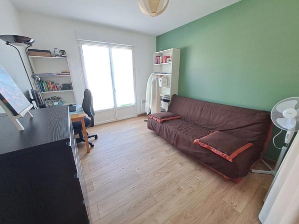 Maison contemporaine d’environ 130 m², 5 pièces - SAINT LOUBES (33) -