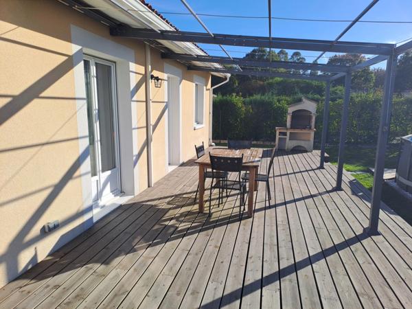 Maison contemporaine d’environ 130 m², 5 pièces - SAINT LOUBES (33) -