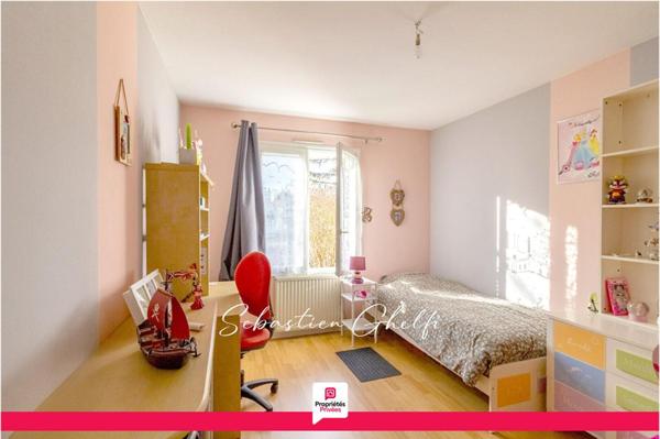 maison de plain-pied avec 2 chambres-garage-beau terrain de 1080 m²