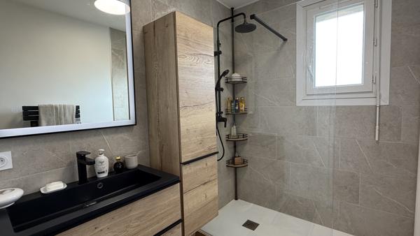 Cusset (03300) Cusset - Maison individuelle entièrement rénovée sous-sol complet garages jardin