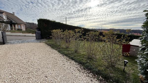 Cusset (03300) Cusset - Maison individuelle entièrement rénovée sous-sol complet garages jardin