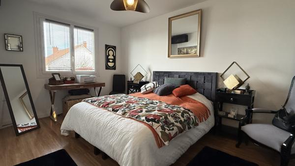 Cusset (03300) Cusset - Maison individuelle entièrement rénovée sous-sol complet garages jardin