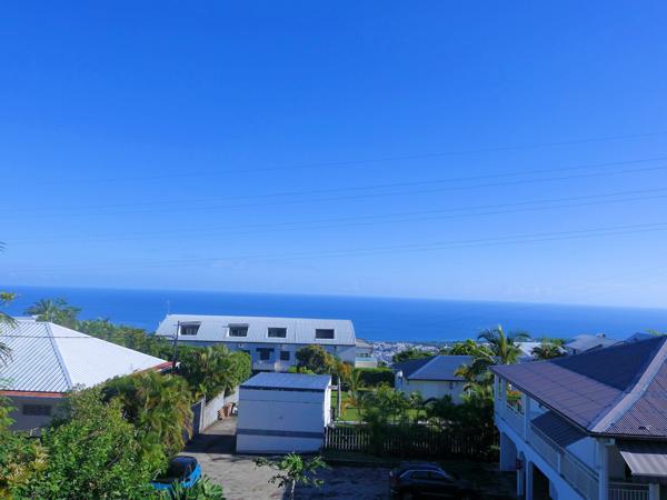 Ste Clotilde Bois de Nèfles, villa T4 mitoyenne de 100 m² Sainte-Clotilde (97490)