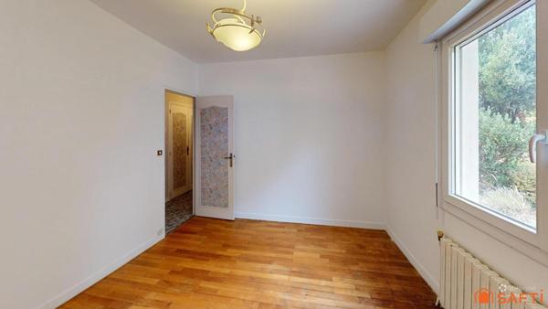 Maison sur sous sol SAINT JEAN D’ANGÉLY - CENTRE