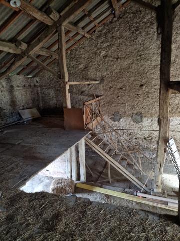 Dpt Vosges (88), à vendre proche CONTREXEVILLE - FERME LORRAINE à réhabiliter / Terrain env 4000 m2