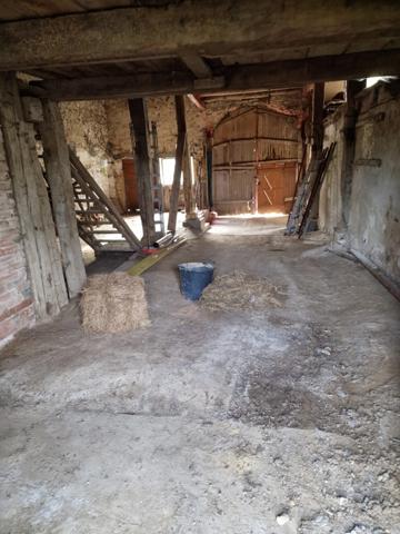 Dpt Vosges (88), à vendre proche CONTREXEVILLE - FERME LORRAINE à réhabiliter / Terrain env 4000 m2