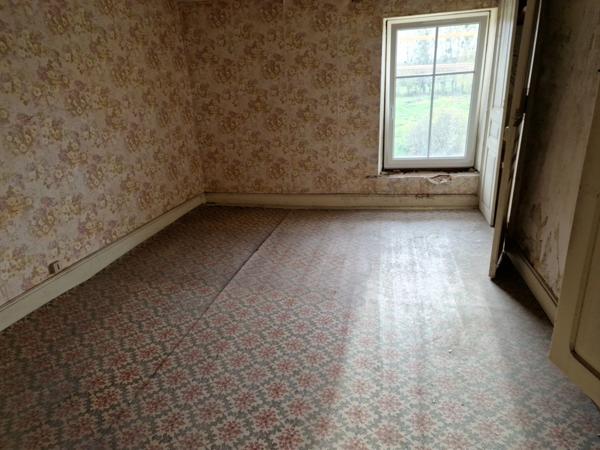 Dpt Vosges (88), à vendre proche CONTREXEVILLE - FERME LORRAINE à réhabiliter / Terrain env 4000 m2