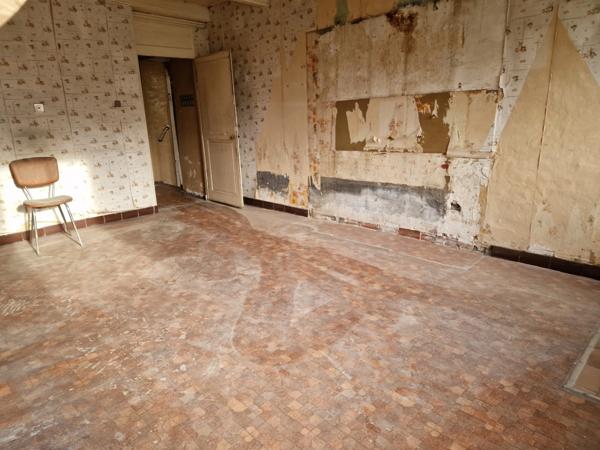 Dpt Vosges (88), à vendre proche CONTREXEVILLE - FERME LORRAINE à réhabiliter / Terrain env 4000 m2